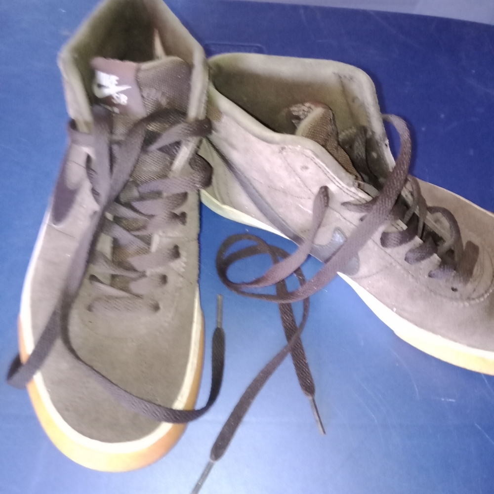 Nike SB Bruin Hi Skate Shoe - Picture 7 of 8